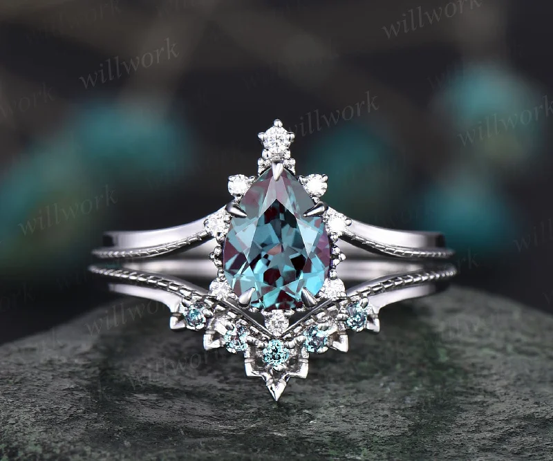 Pear Alexandrite ring gold silver for women vintage Alexandrite engagement ring set white gold milgrain cluster moissanite wedding ring set